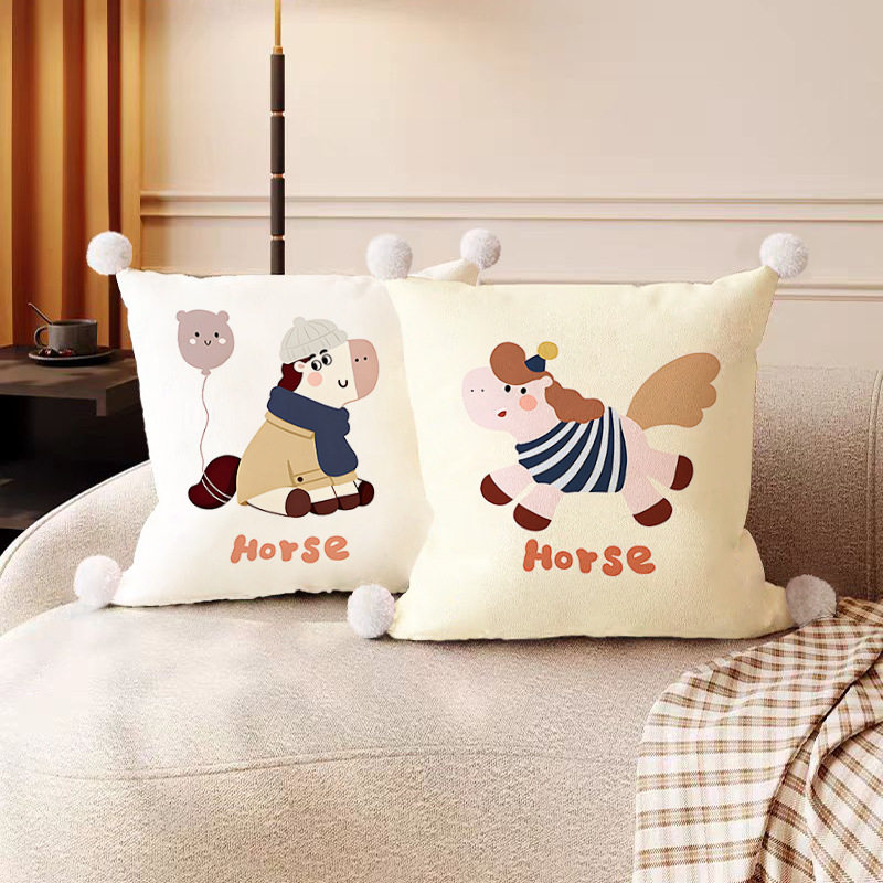 卡通客厅沙发马年抱枕套靠枕卧室飘窗轻奢高级感床上车载靠垫套芯