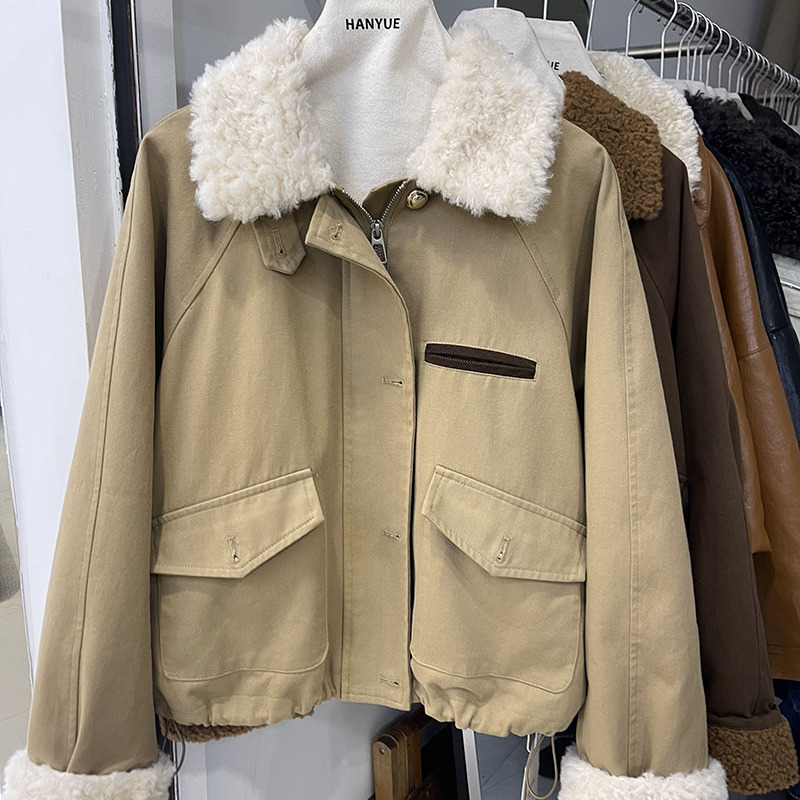 2025新女秋冬时尚短款派克外套女宽松显瘦上衣羽绒内胆羊羔毛领子