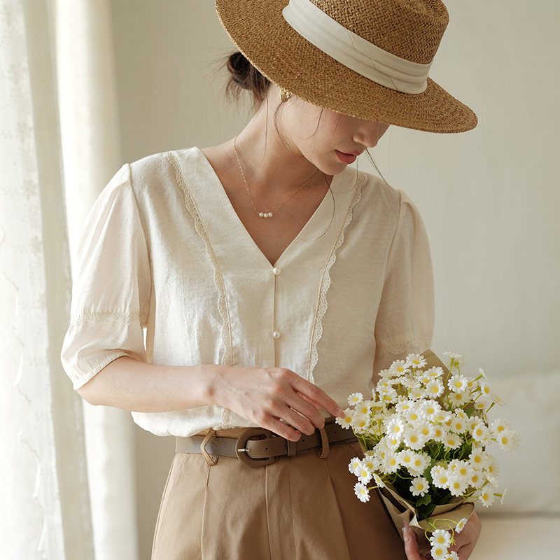 夏法式复古设计感珍珠扣短袖衬衫杏色V领棉高级感气质上衣小衫女,女装/女士精品,衬衫,淘宝优惠券,粉丝福利购,淘宝优惠卷