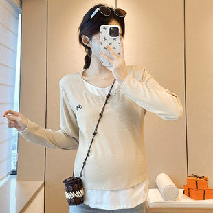 孕妇装春装假两件撞色拼接长袖上衣2026新款孕妇T恤春秋打底衫春