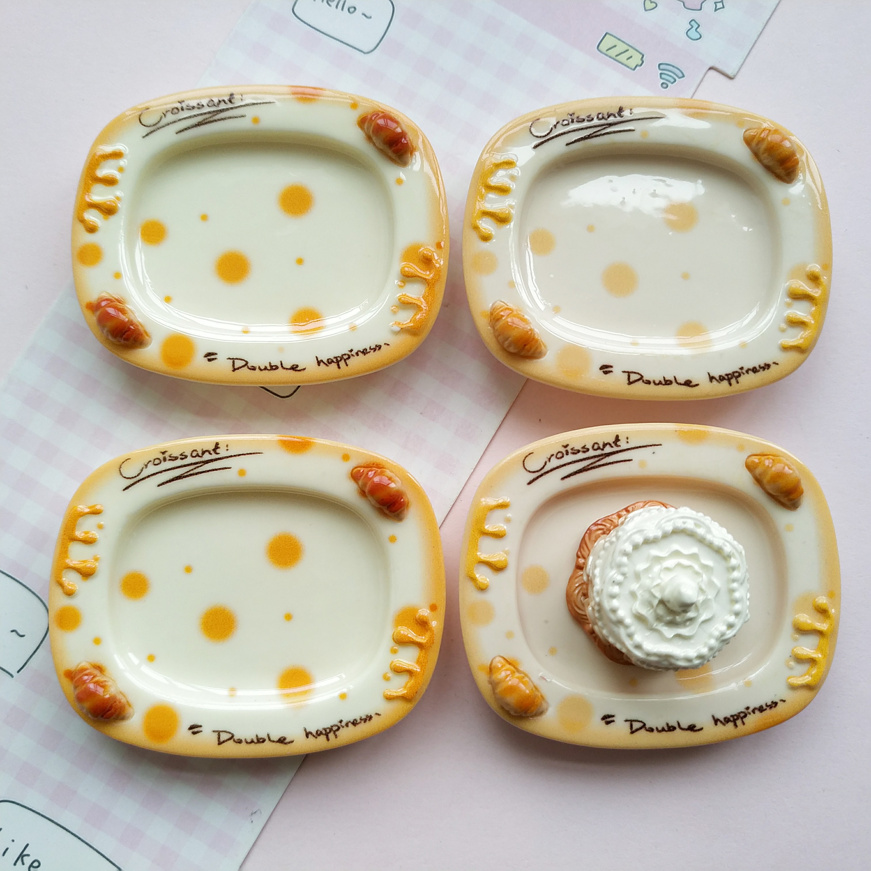 微缩仿真牛角包面包食玩盘子娃屋捏捏装饰方盘diy奶油胶树脂配件