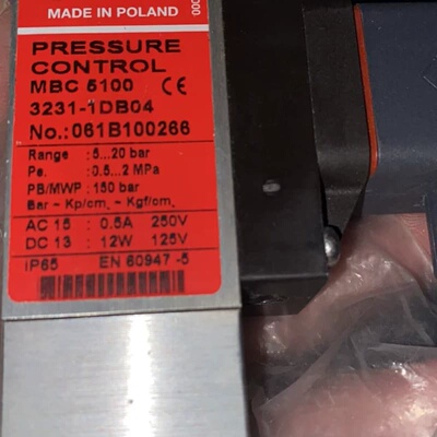 Danfoss丹佛斯MBC5100 061B100266 控制器全新现货议价