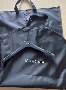 现货巴黎世加衣架BALENCIA*A拍照衣撑大衣防尘袋奢侈品衣架袋子