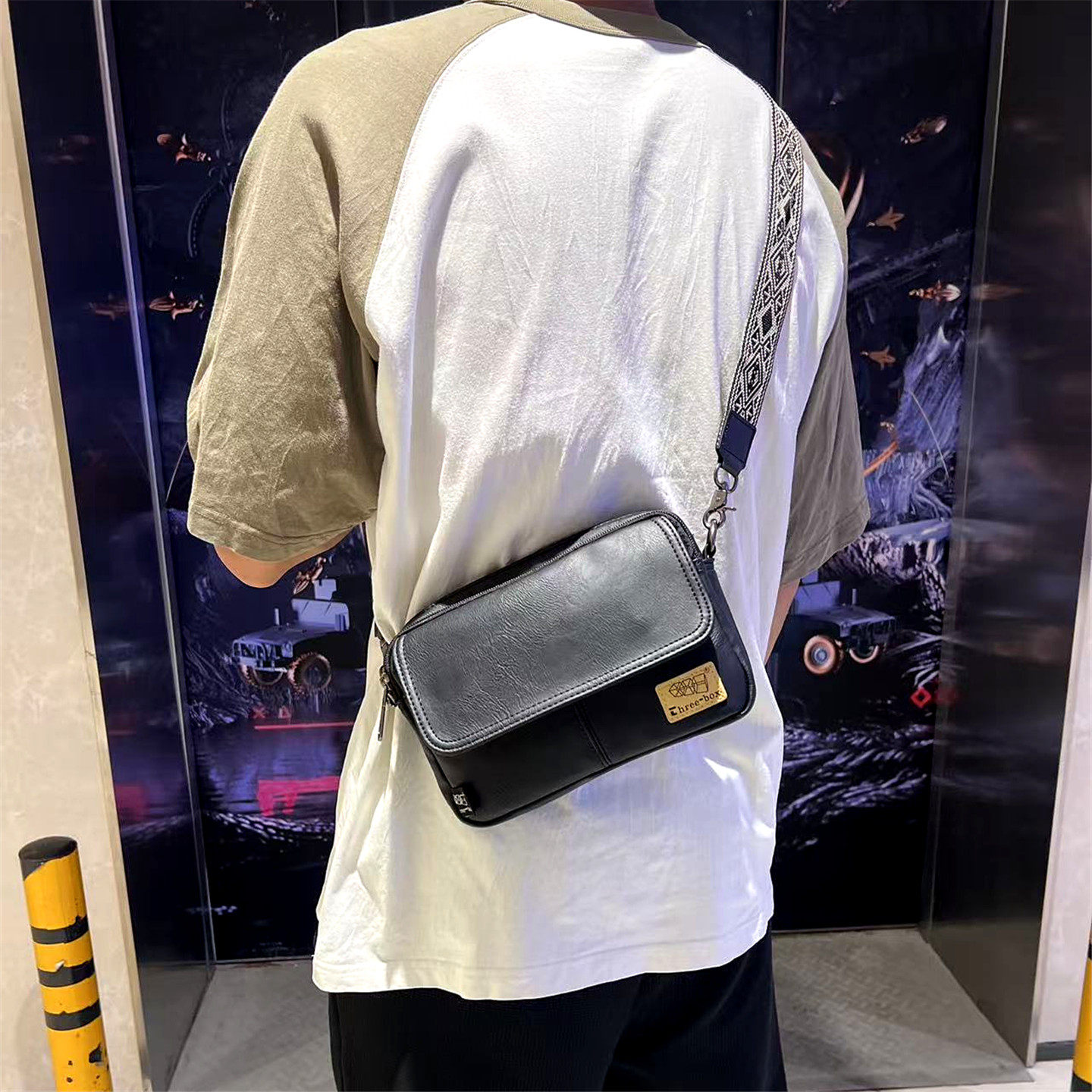 多功能斜挎包潮牌男士横款邮差包
