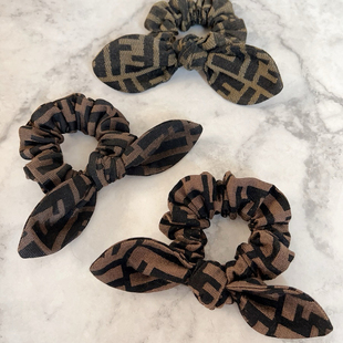 复古老花字母布艺大肠发圈女兔耳朵发饰高级感扎头发马尾头饰发绳