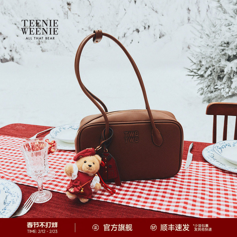 TeenieWeenie小熊女装包包26春季新款简约优雅趣味包坠时尚手提包