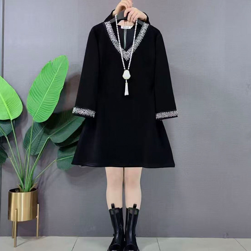 胖妹妹大码春季新款时尚V领钉珠七分袖黑色上衣气质显瘦遮肉小衫,女装/女士精品,大码内搭,淘宝优惠券,粉丝福利购,淘宝优惠卷