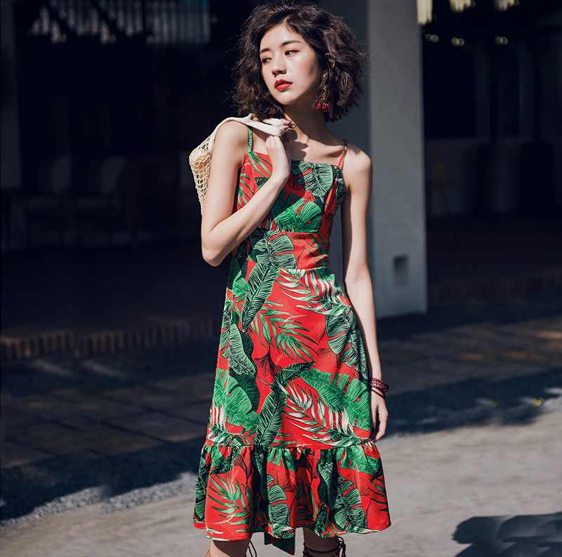 草原旅游出游必备衣服女夏云南女装丽江名族风夏季度假旅行吊带裙