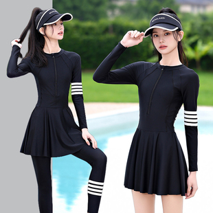 泳衣女2025新款温泉保守连体大码遮肚运动冲浪潜水服长袖长裤防晒