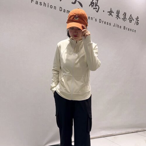 7046芮娜依莲秋款新品瑜伽面料简约显瘦拉链长袖外套加大码女装