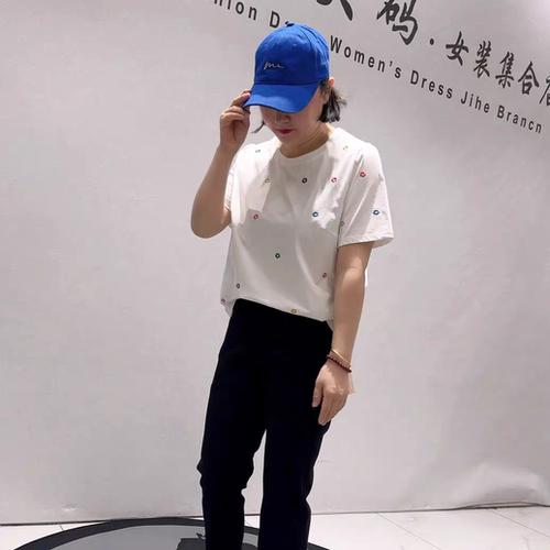 5651芮娜依莲初夏新品撞色碎花图案减龄百搭短袖上衣加大码女装