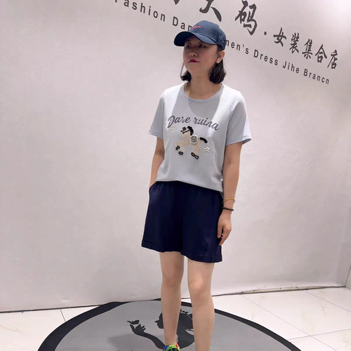 5005芮娜依莲夏款新品重工动物图案舒适透气减龄T恤衫加大码女装