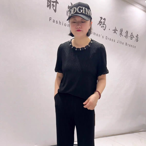 1717芮娜依莲初夏新品醋酸面料肌理感简洁大方气质衫加大码女装