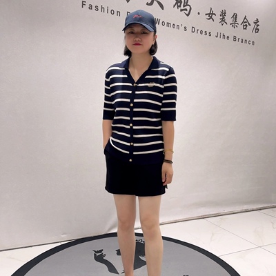 6359女权贵族初秋新品v领舒适休闲百搭条纹polo针织衫加大码女装