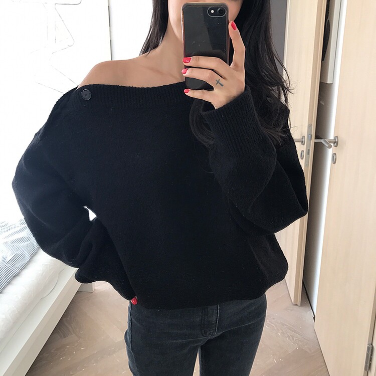 프랑스 ROUJE DAMAS 틈새 디자인 단추가 달린 원 라인 칼라 스웨터 오프 숄더 루즈한 게으른 스타일 여성용 니트 스웨터