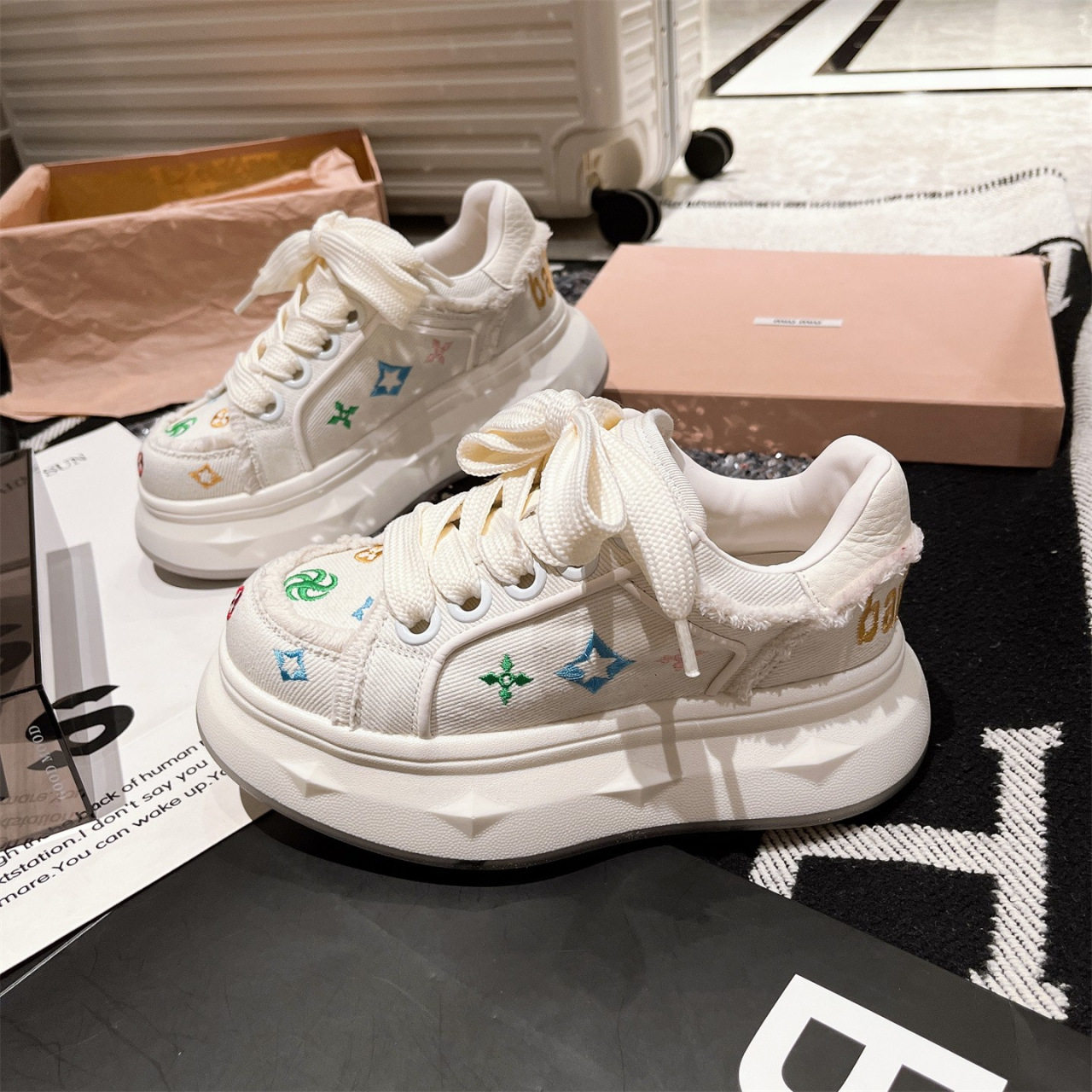 明星刺绣帆布鞋厚底松糕休闲鞋板鞋面包鞋增高小个子6cm小白鞋女,女鞋,时尚休闲鞋,淘宝优惠券,粉丝福利购,淘宝优惠卷