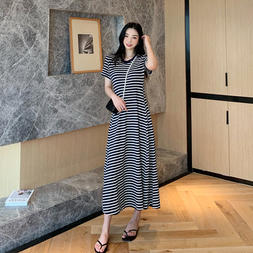 Actual shot ~ Korean style women's casual short-sleeved striped dress, round neck, wide swing skirt, European and American style lazy long skirt