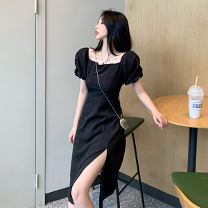 RM13144#法式小众心机方领泡泡袖小黑裙女夏赫本风开叉连衣裙