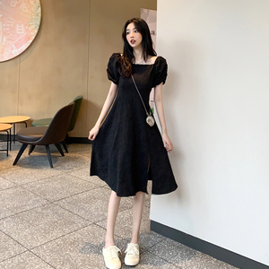 RM13144#法式小众心机方领泡泡袖小黑裙女夏赫本风开叉连衣裙