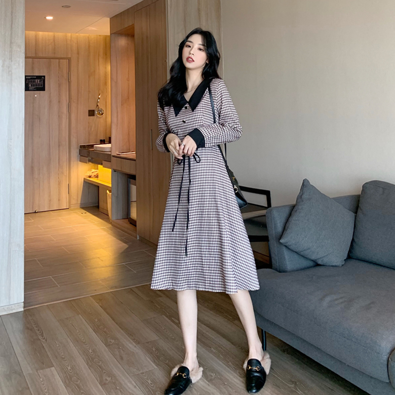 Real shot real price Korean women's Retro Baroque skirt long sleeve contrast V-neck fashion temperament Plaid Dress