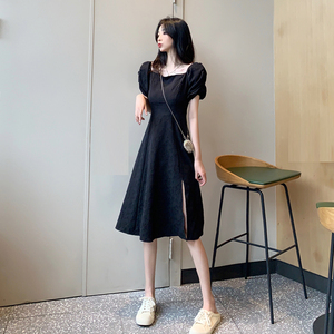 RM13144#法式小众心机方领泡泡袖小黑裙女夏赫本风开叉连衣裙