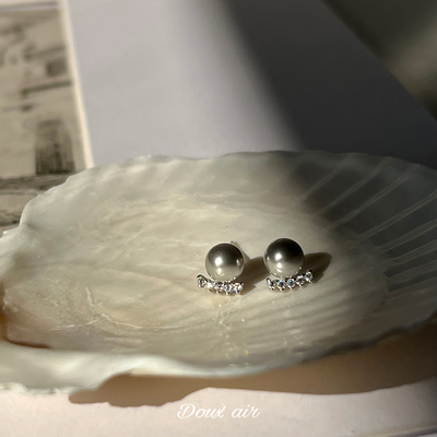 微镶嵌锆石璀璨强光小巧珍珠耳饰