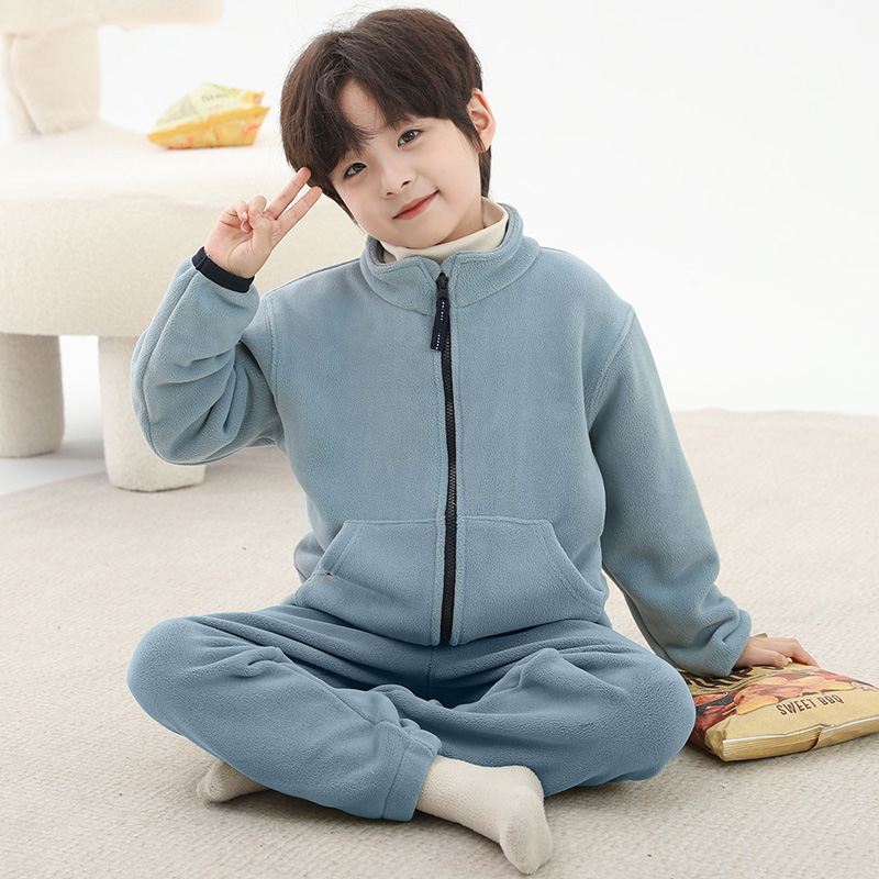 睡衣男孩秋冬款奥粒绒套装