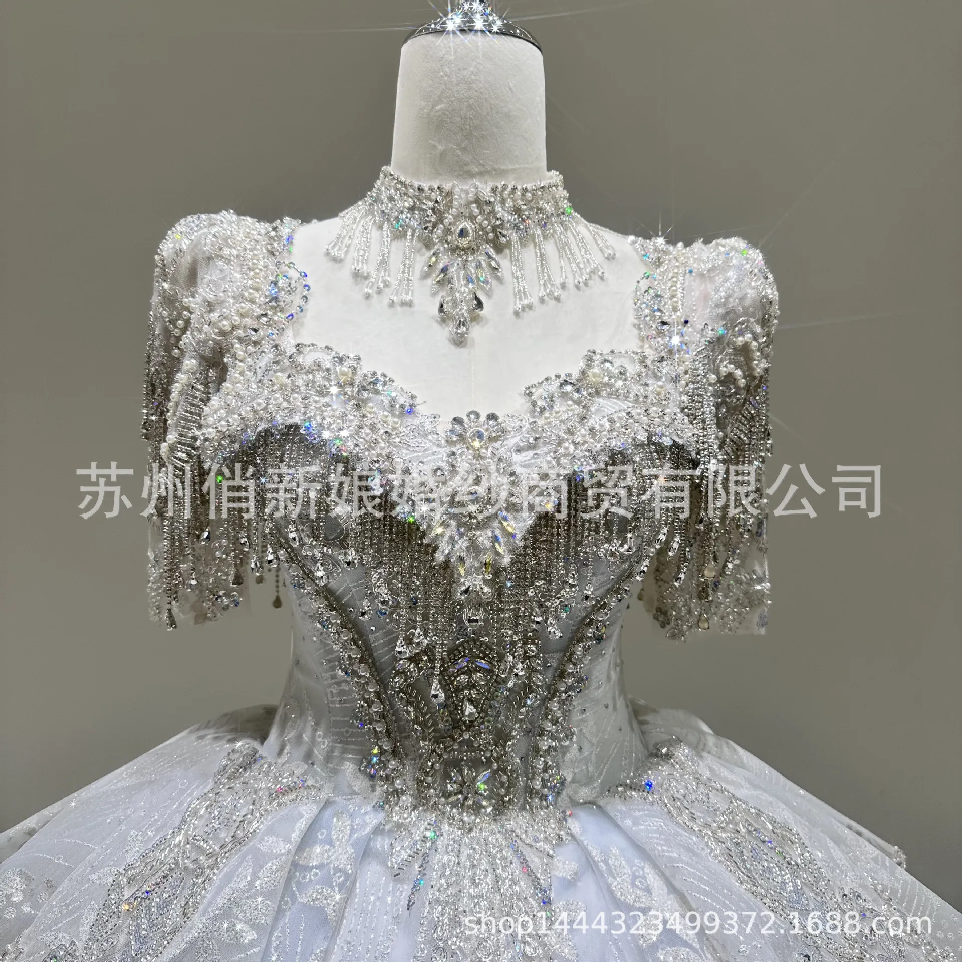 方领重工婚纱2026新款新娘拖尾主婚纱在逃公主高级质感蓝色星空纱