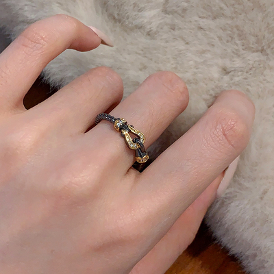 XMR欧美小香风黑色马蹄扣戒指女