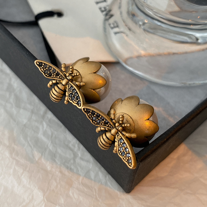 XMR欧美做旧复古蜜蜂珍珠耳环