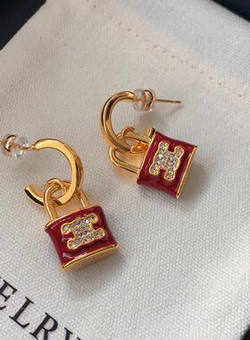 红色珐琅凯旋门锁头耳坠2026新款爆款小香风耳钉女轻奢高级感耳环