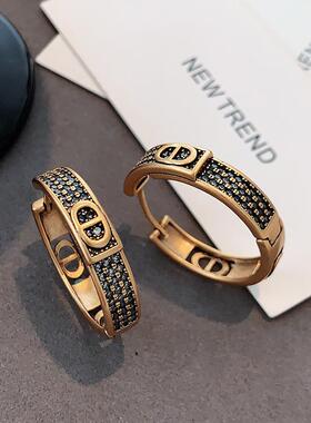 古铜色猪鼻子耳圈2025新款爆款小香风耳环轻奢高级感黑色满钻耳饰