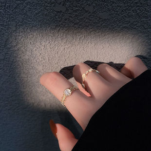 彩金镂空镶钻月光石戒指女ins气质宫廷风猫指环网红闺蜜食指戒