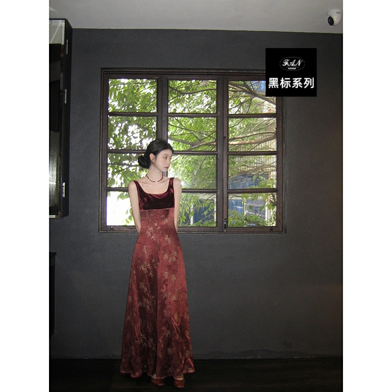 范智乔醋酸水墨新中式吊带连衣裙女早秋红色敬酒服气质宴会小红裙