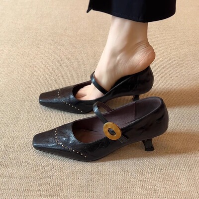 小众铆钉复古细跟通勤玛丽珍单鞋