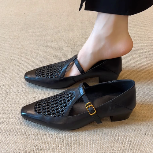 一字扣镂空真皮中跟女单鞋