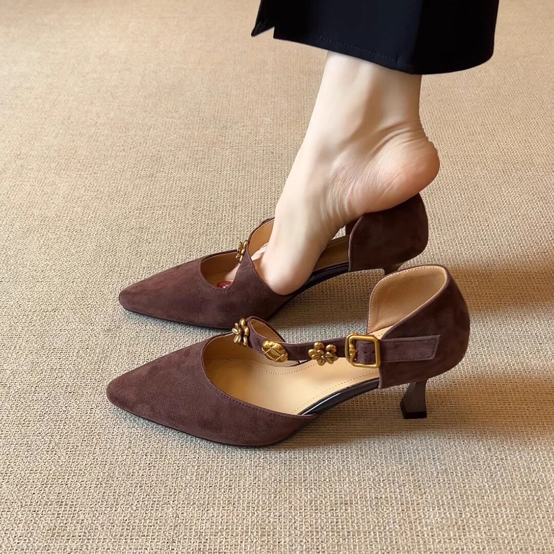 nnmiss/5cm复古风尖头金属一字扣包头高跟鞋时尚百搭通勤中空凉鞋