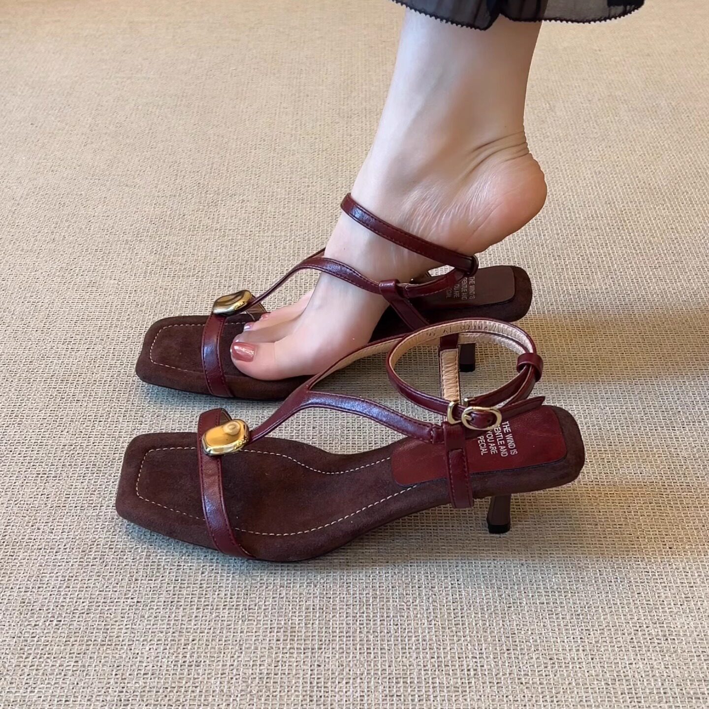 nnmiss/5cm法式优雅方头金属丁字扣细带高跟气质露趾凉鞋女