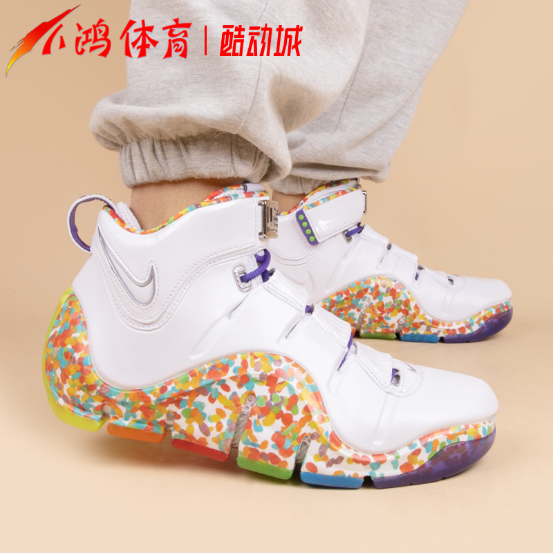 小鸿体育Nike LeBron 4詹姆斯4水果麦片白色高帮篮球鞋DQ9310-100