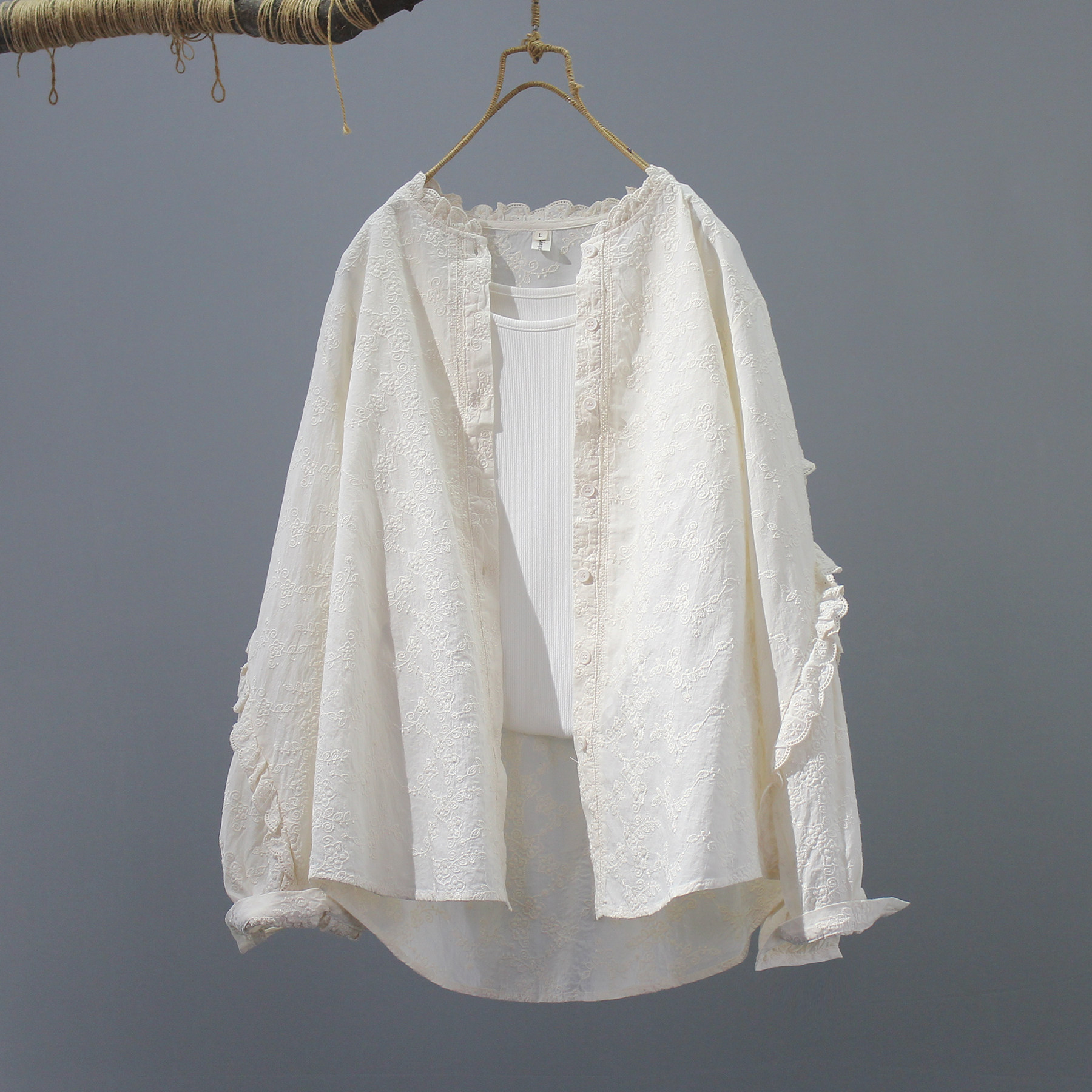 优雅风花边刺绣立领纯棉长袖衬衣女打底衫开衫休闲宽松衬衫2026春