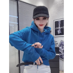 蓝色显白短款 新款 宽松上衣 加绒保暖抽绳连帽卫衣女冬季 欧货时尚