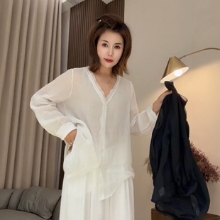 高级感V领麻料长袖衬衫女款2026夏季新款韩版宽松轻薄防晒衣上衣