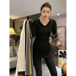 2025秋冬新款纯色V领加厚磨毛打底衫女中长款修身显瘦百搭长袖T恤