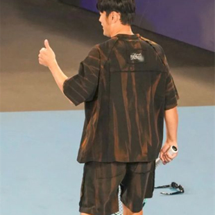 2026杰伦同款澳网刺绣扎染水洗T恤男解构拼接短袖全棉宽松大码T