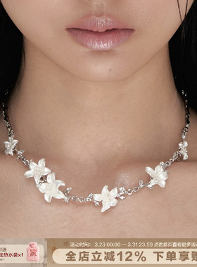 纯白樱花项链小众设计黑白锁骨链