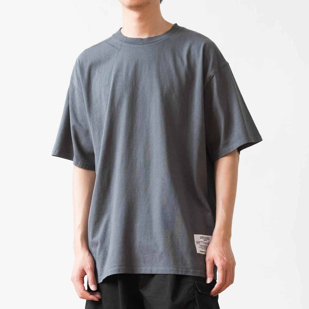 多片剪裁水洗做旧宽松短袖T恤