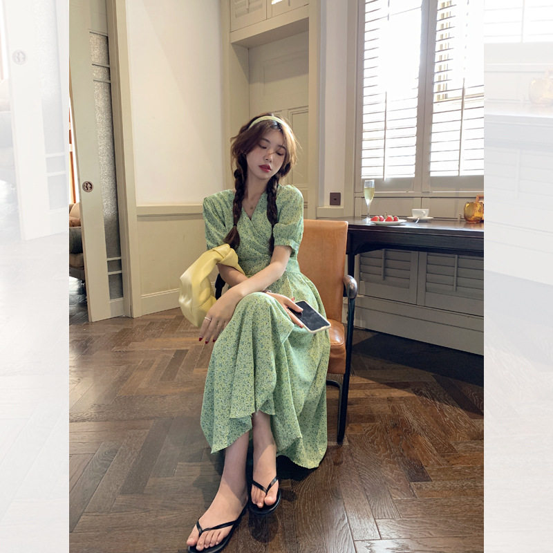 苹果绿色碎花真丝连衣裙女中长款短袖茶歇裙2023夏季新款韩版通