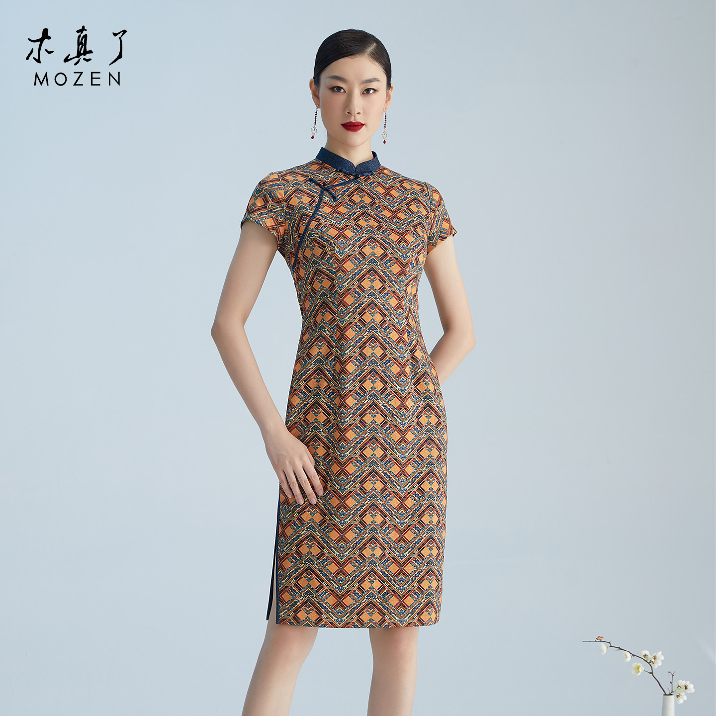 木真了旗袍新品2026夏装弹力回形针织立领显瘦短款旗袍连衣裙107