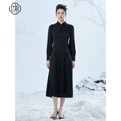 固执秋季新款新中式立领盘扣提花泡泡长袖连衣裙00033LQ08328