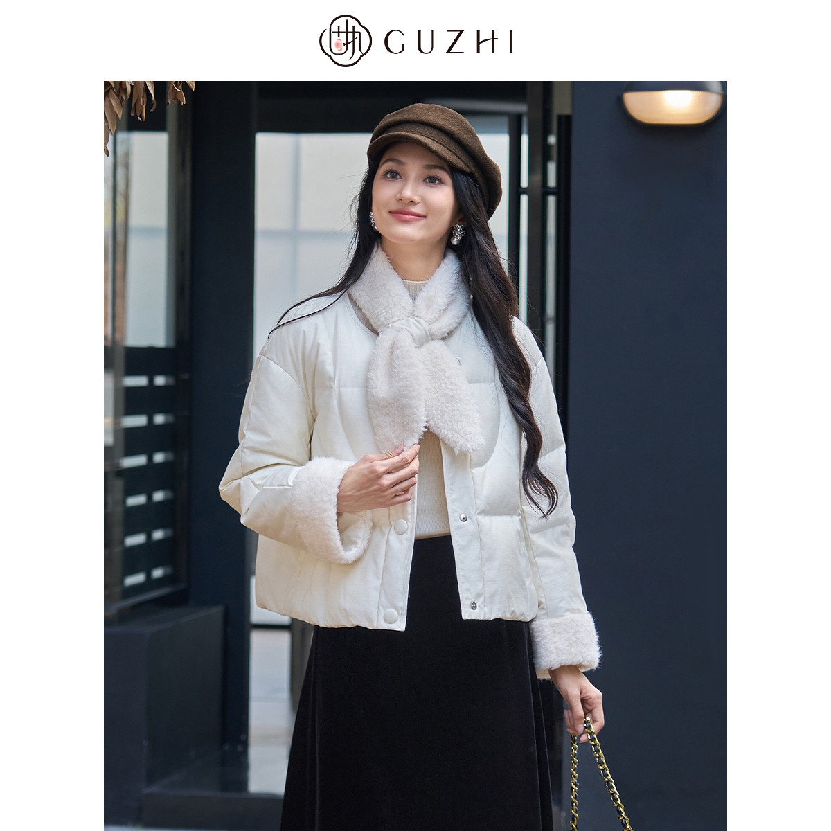 固执2025秋冬新款学院风圆领带围巾长袖短款羽绒服女上装